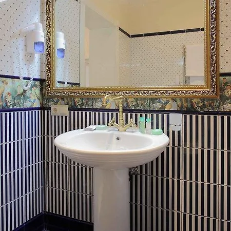Royal Congress 3*