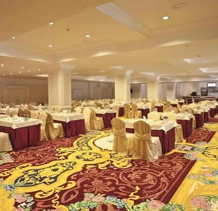 Royal Congress 3*